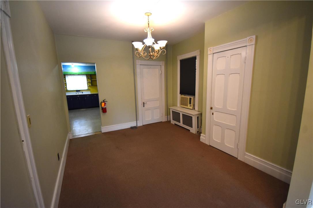 213 Cattell Street 1 st floor