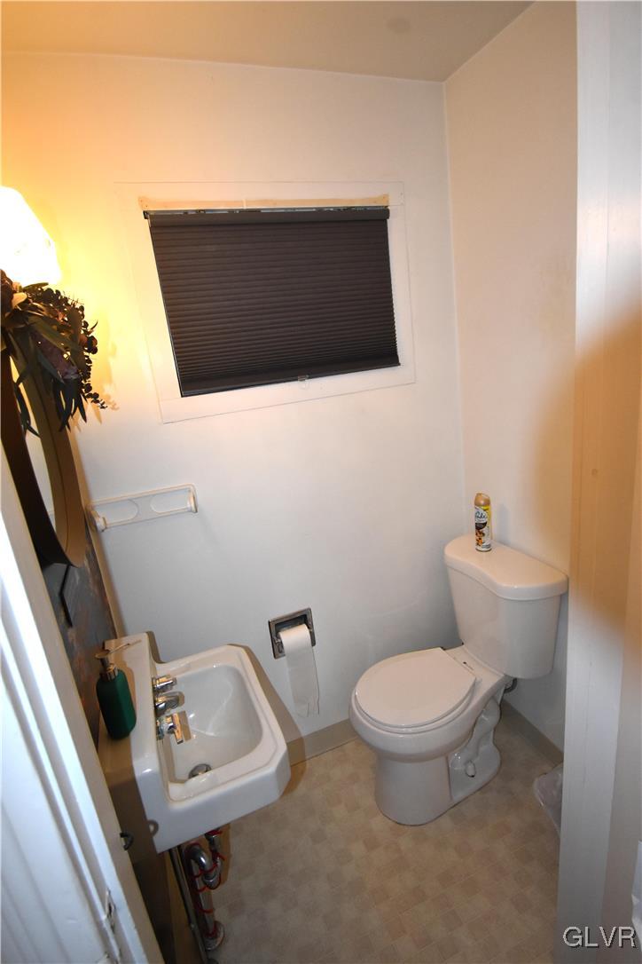 213 Cattell Street 1 st floor