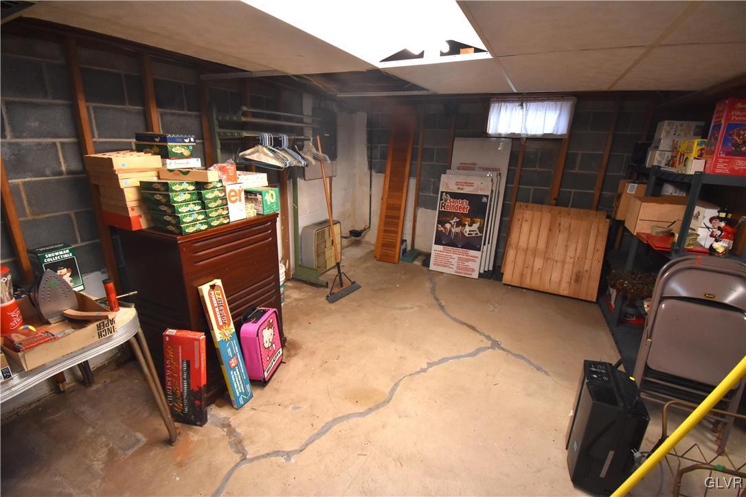 123 Carbon Street