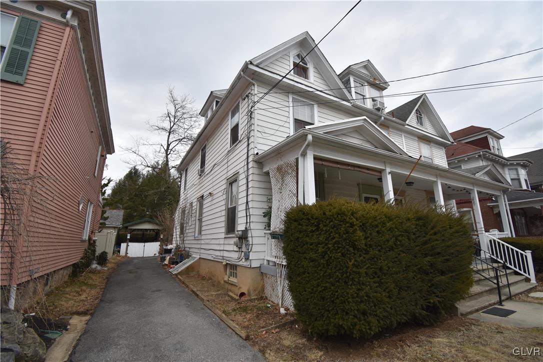 219 West Burke Street