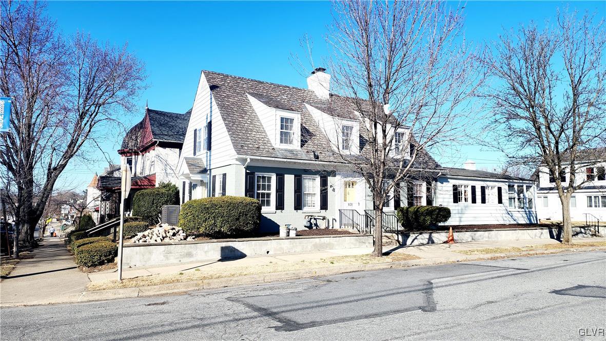 928 Linden Street