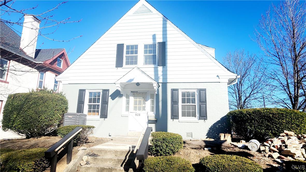 928 Linden Street