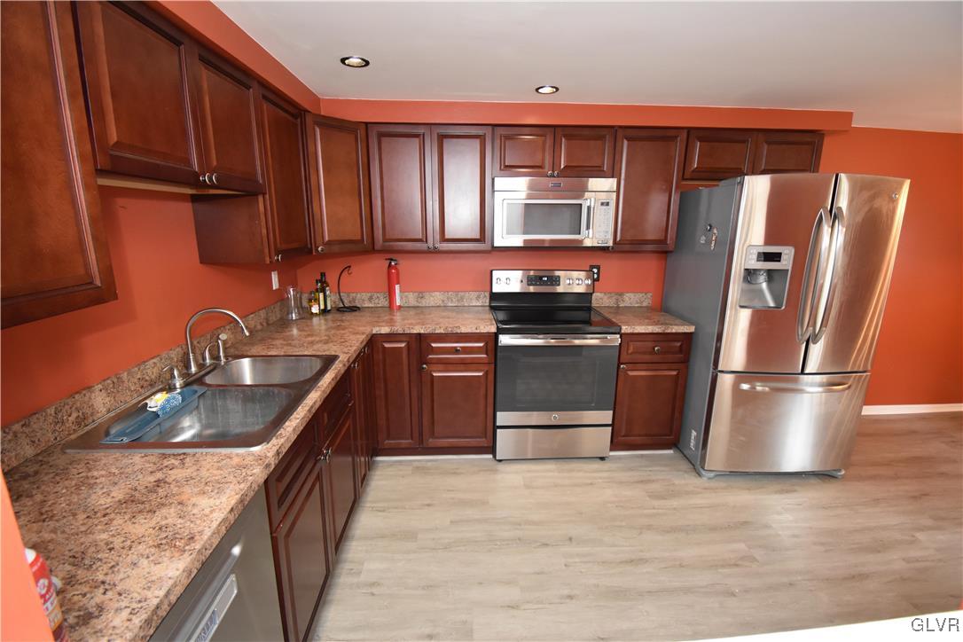 3440 Colonial Court