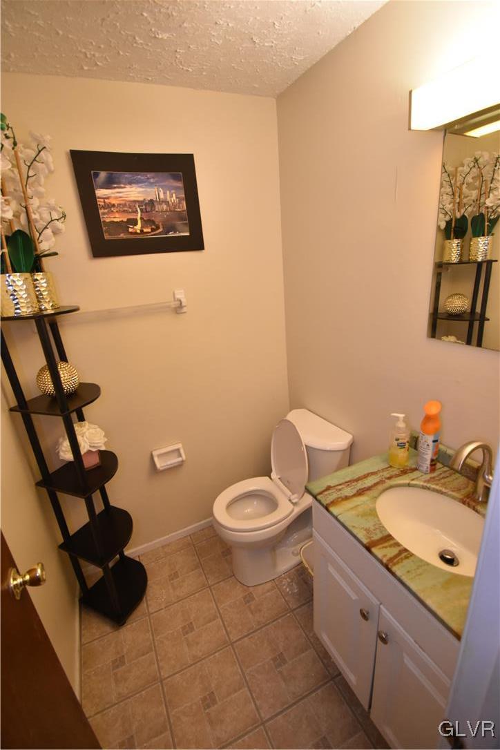 3440 Colonial Court