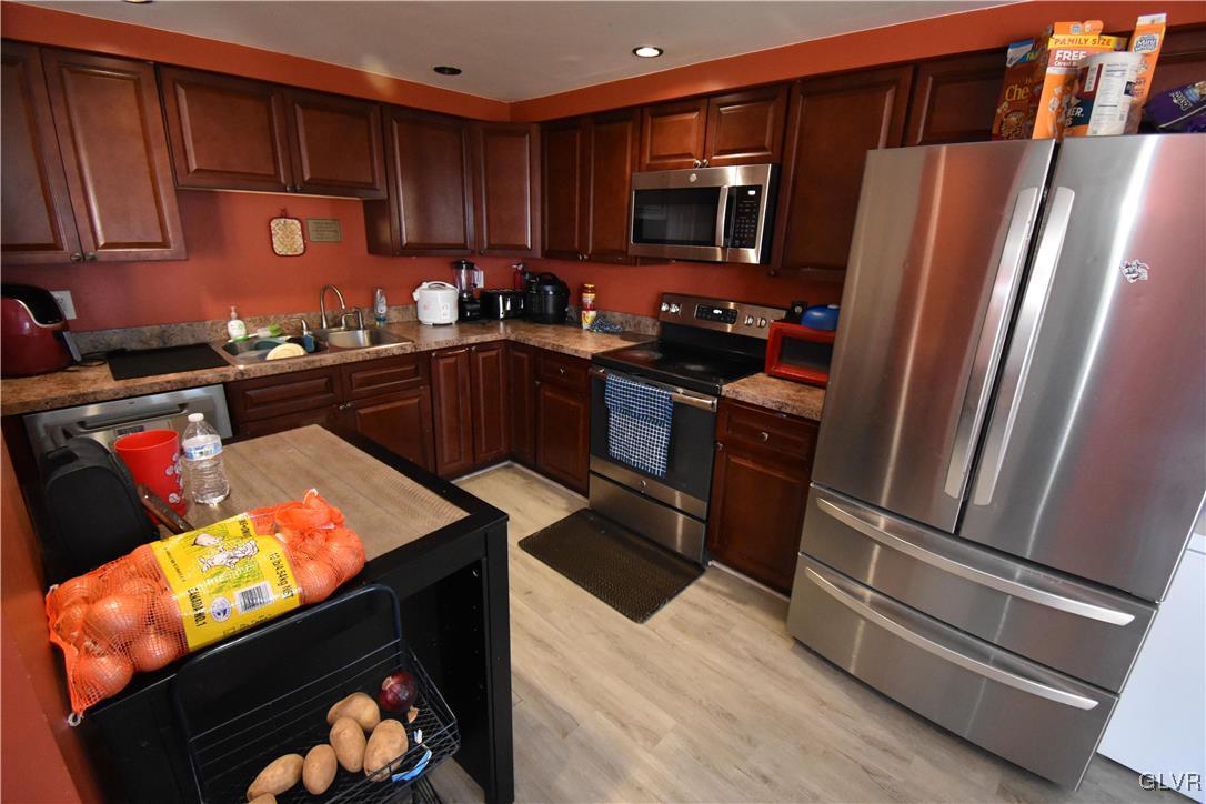 3440 Colonial Court