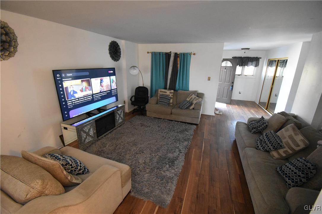 3440 Colonial Court