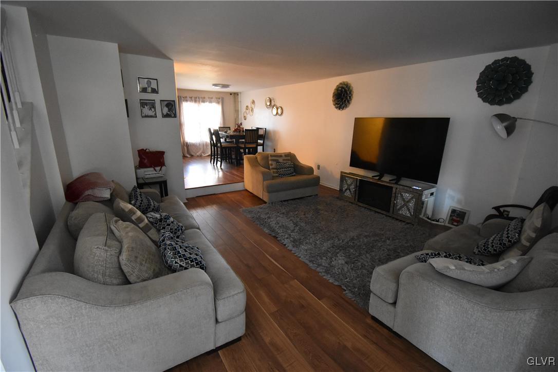 3440 Colonial Court