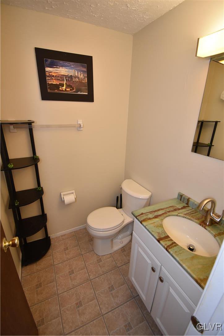 3440 Colonial Court