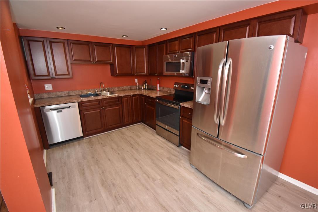 3440 Colonial Court