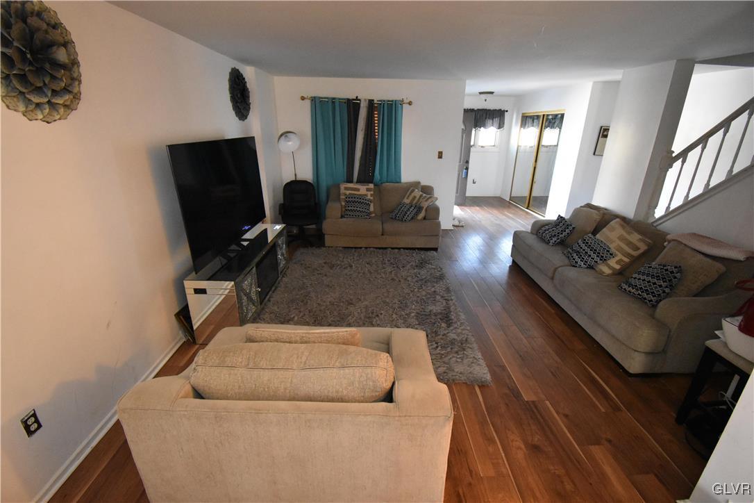 3440 Colonial Court