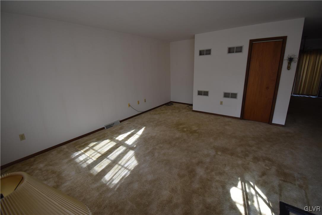 3882 Timothy Lane