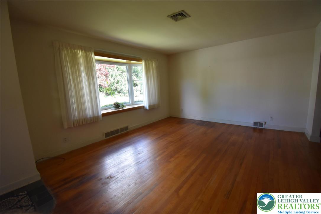 2400 Lawnherst Avenue