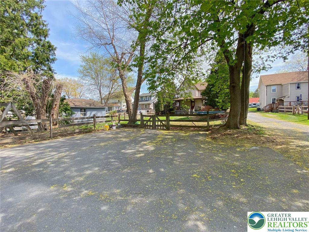 1111 Easton Road
