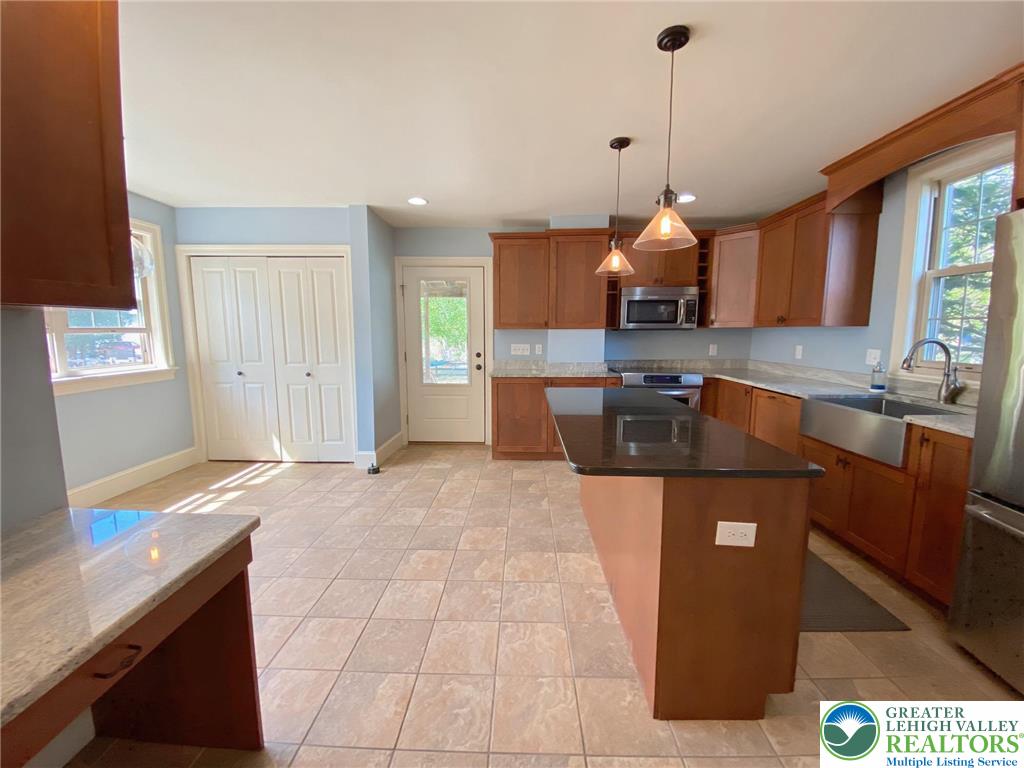 1111 Easton Road