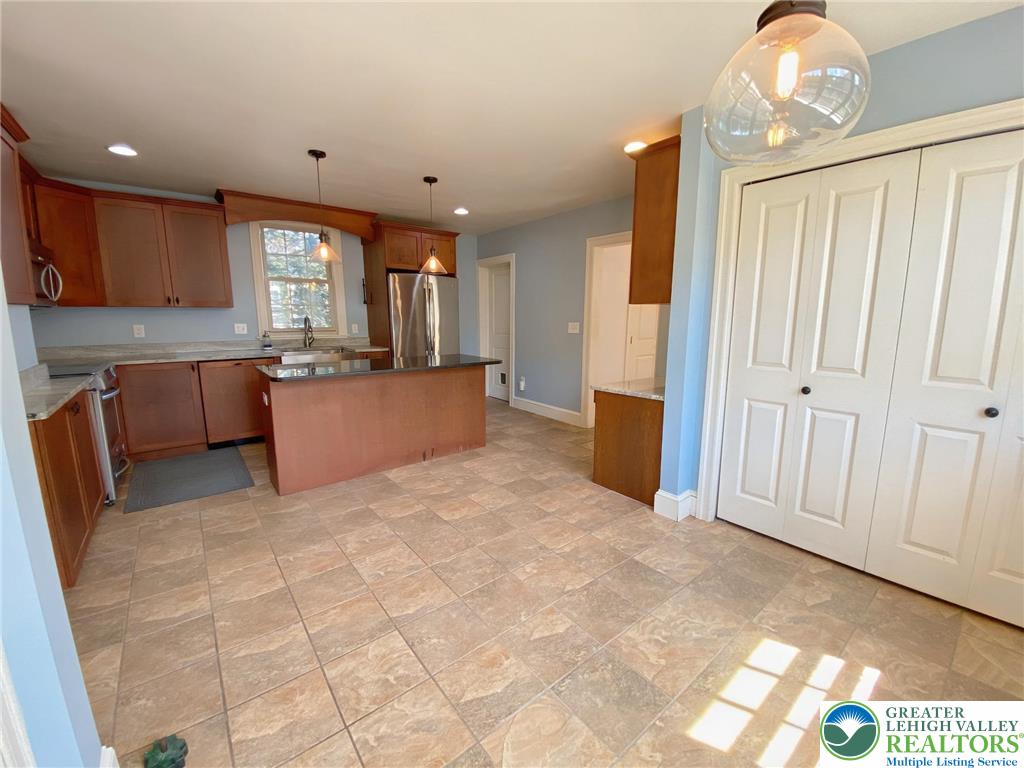 1111 Easton Road