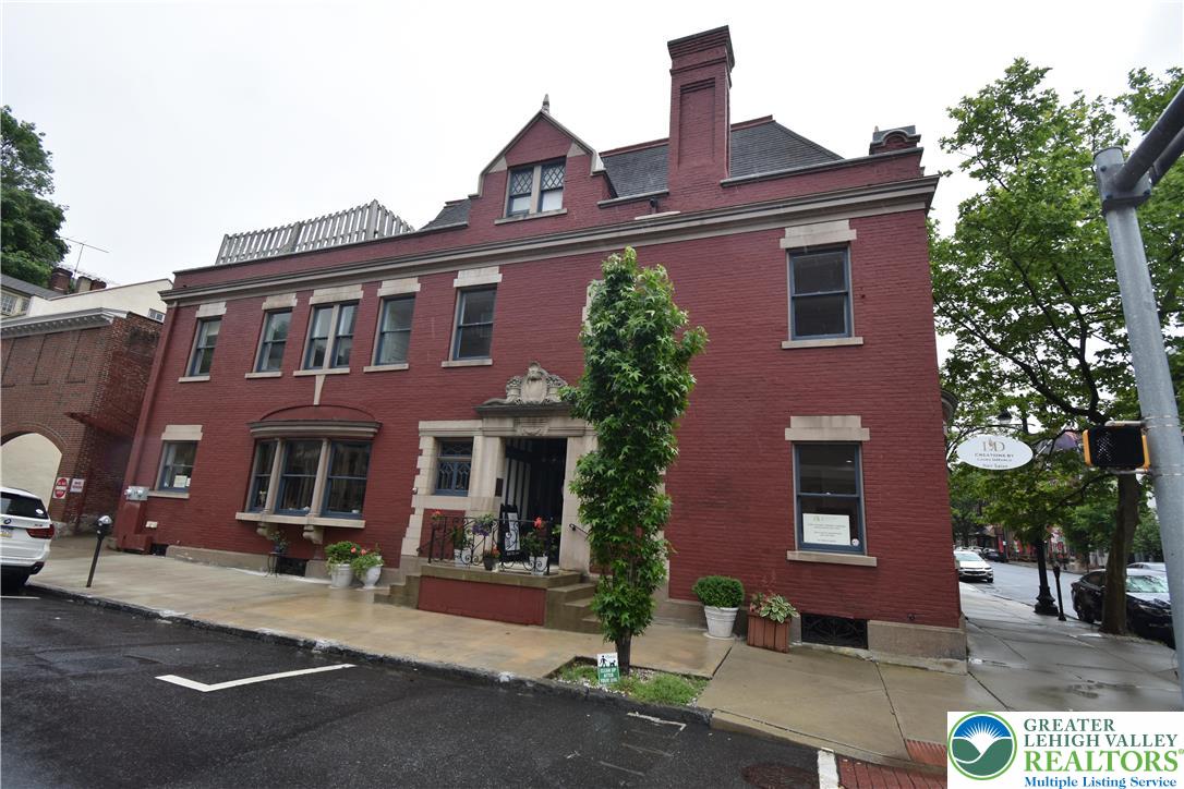 252 Spring Garden Street 2B