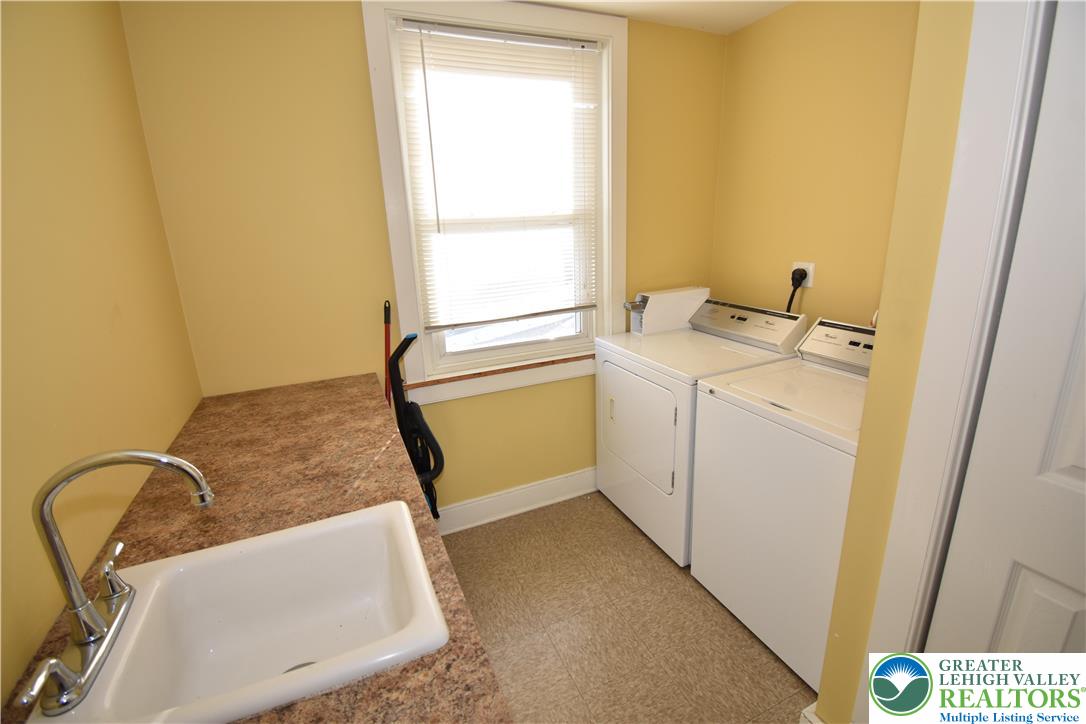 433 Ferry Street 3