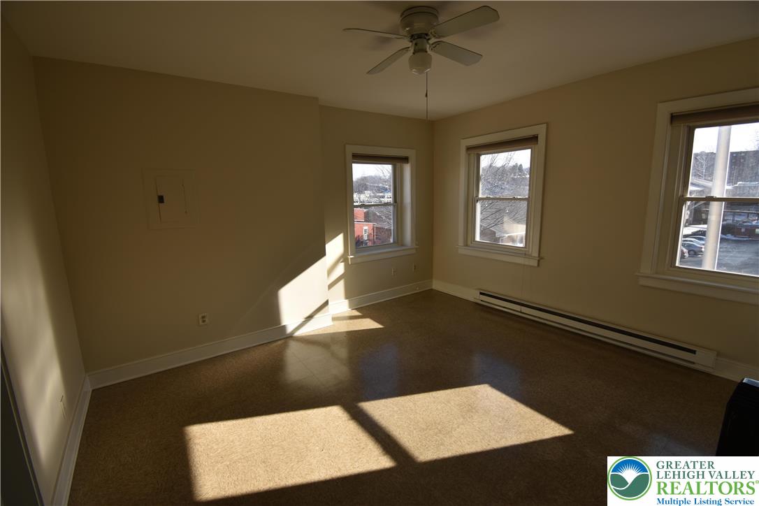 433 Ferry Street 3