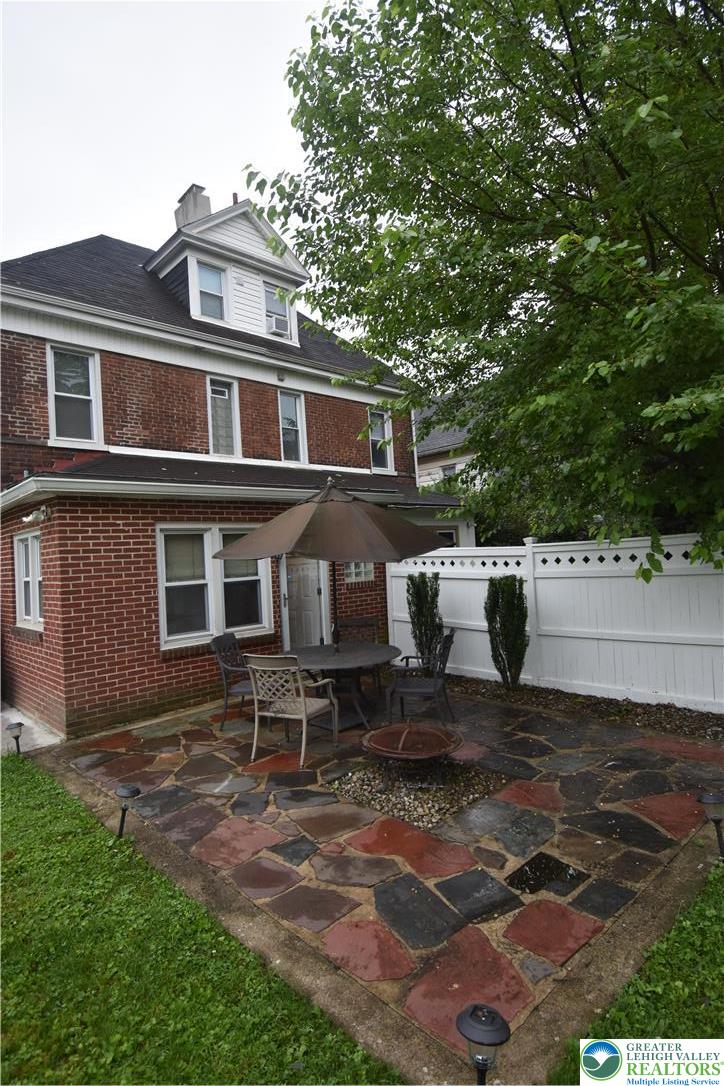 407 West Burke Street