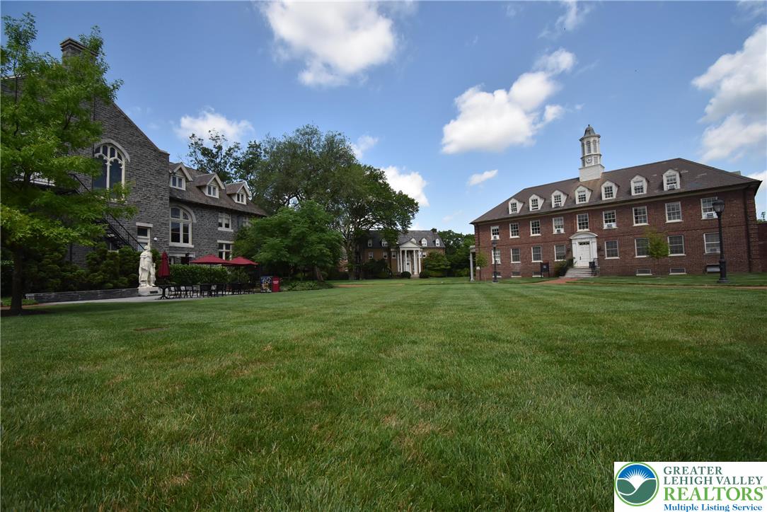 114 Bushkill Drive