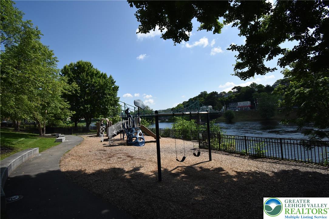 114 Bushkill Drive