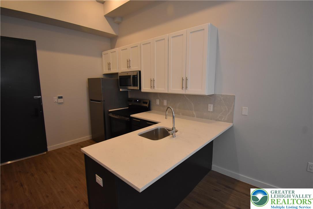 75 South Main Street 204