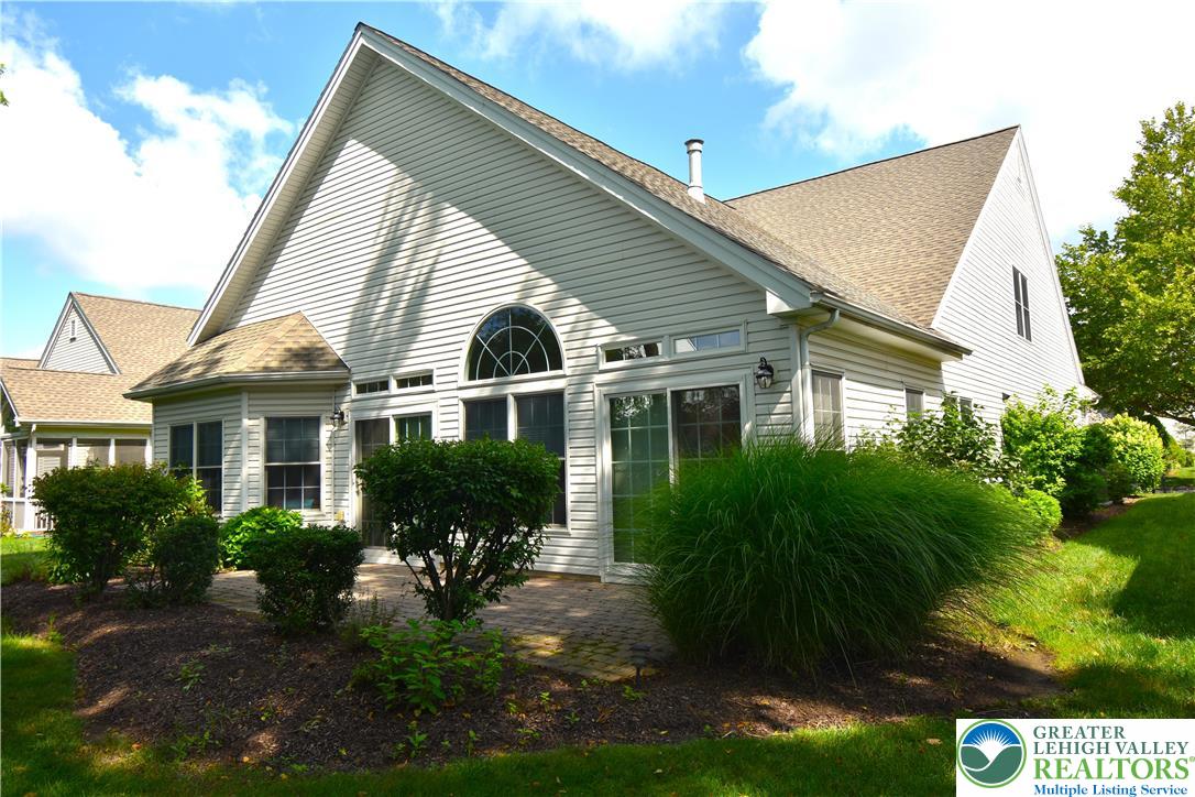 82 Glenmoor Circle South