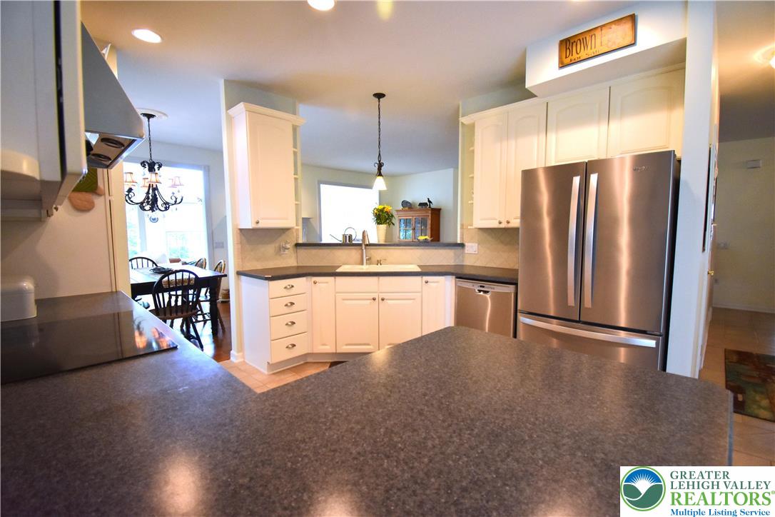 82 Glenmoor Circle South