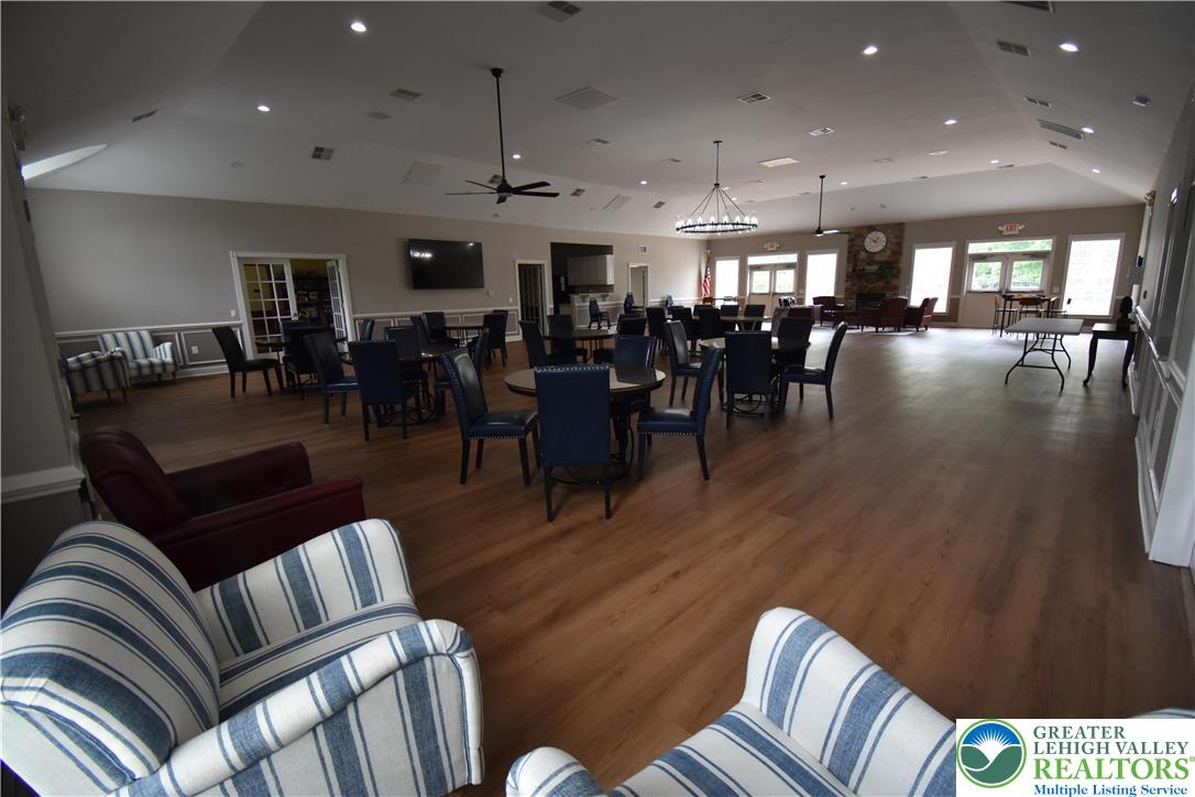 82 Glenmoor Circle South