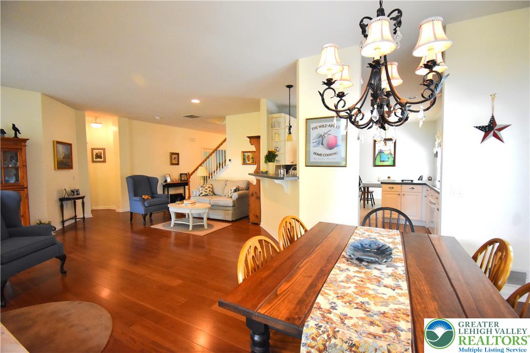 82 Glenmoor Circle South