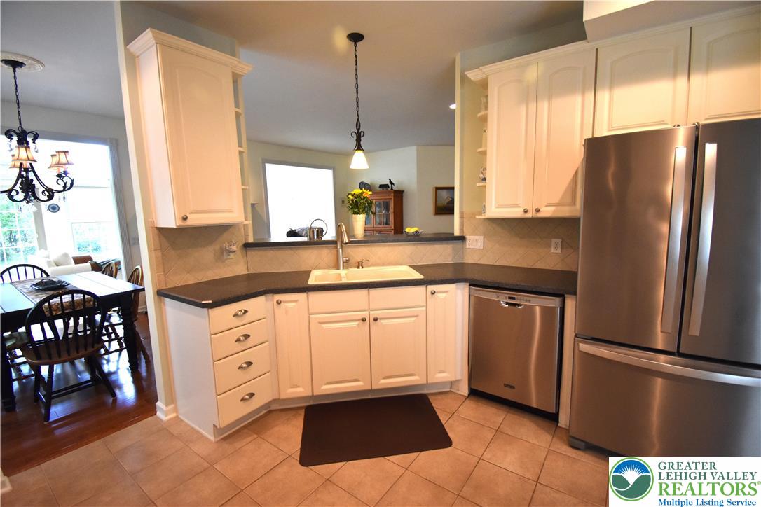 82 Glenmoor Circle South