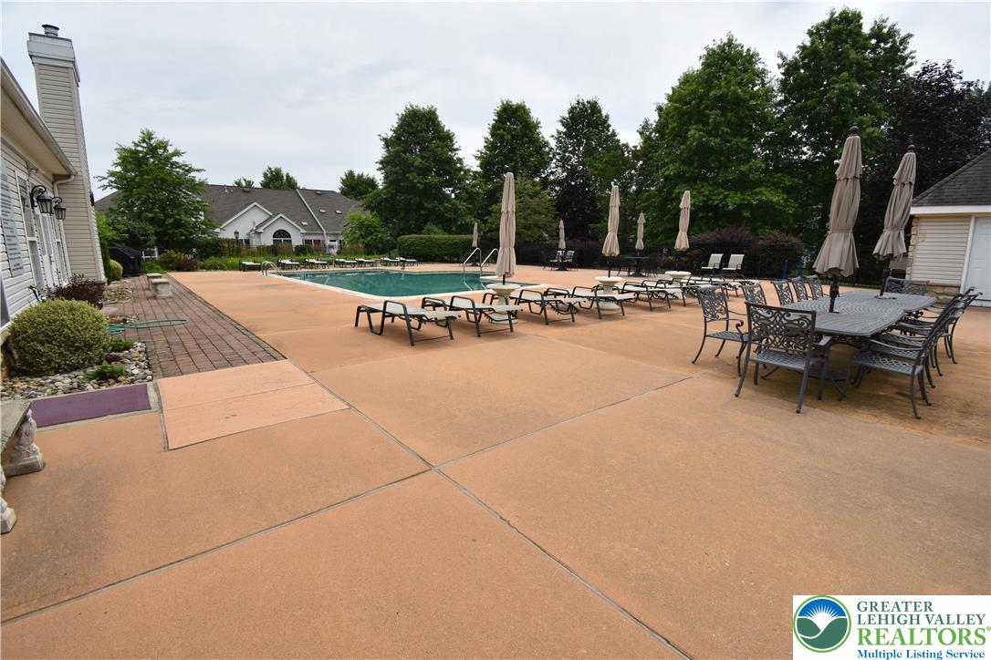 82 Glenmoor Circle South