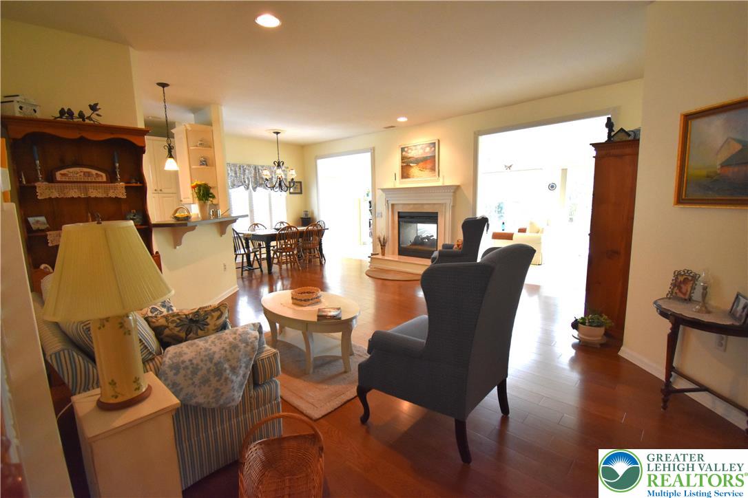 82 Glenmoor Circle South