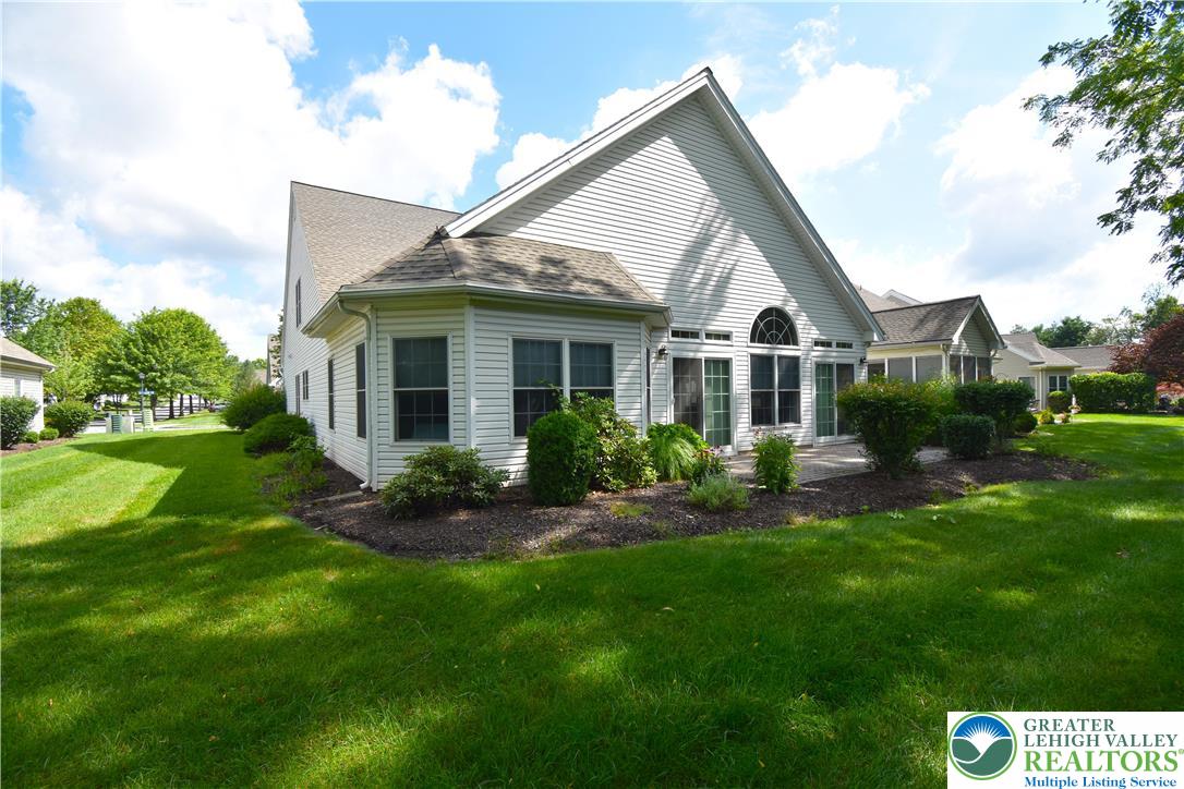 82 Glenmoor Circle South