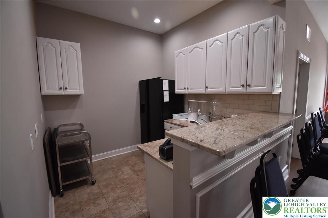 82 Glenmoor Circle South