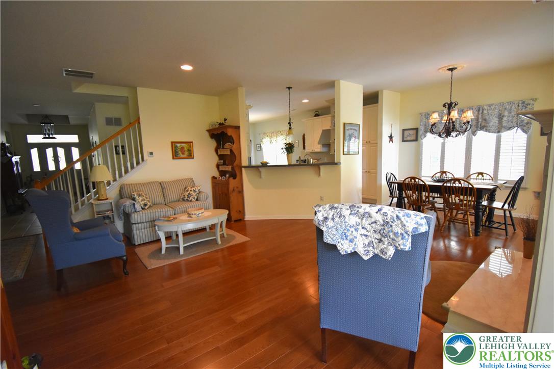 82 Glenmoor Circle South