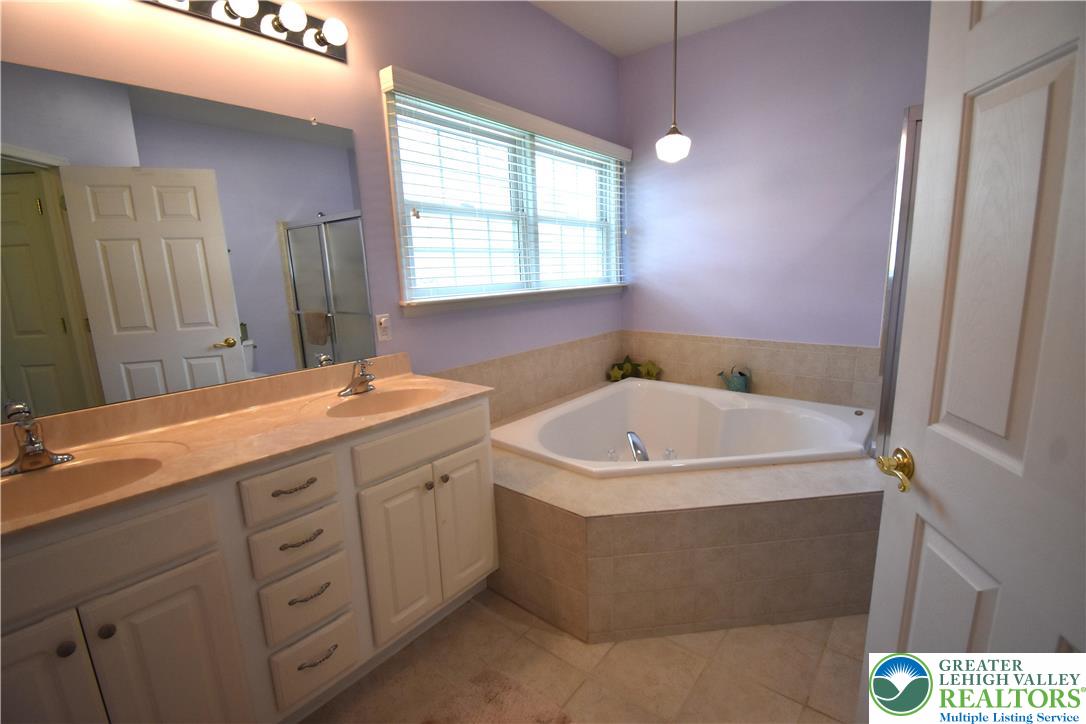 82 Glenmoor Circle South