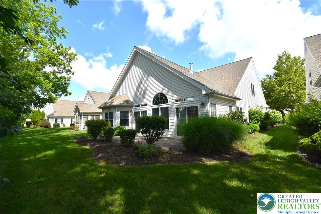 82 Glenmoor Circle South