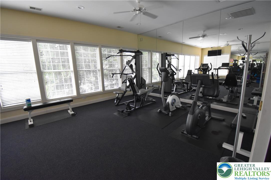 82 Glenmoor Circle South