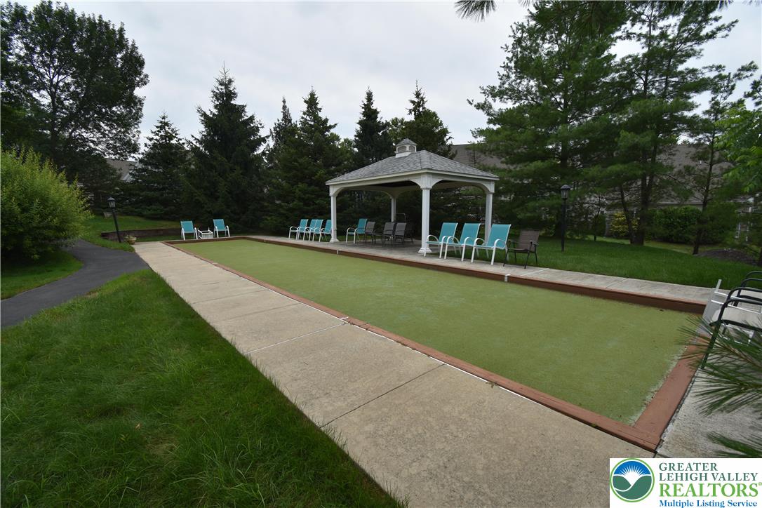 82 Glenmoor Circle South