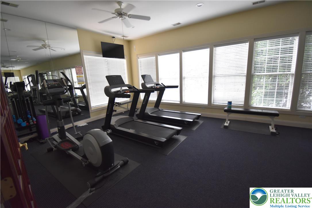 82 Glenmoor Circle South