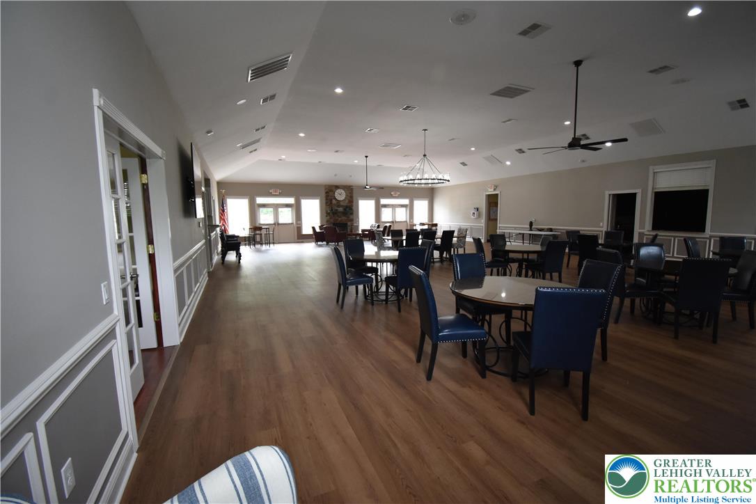 82 Glenmoor Circle South