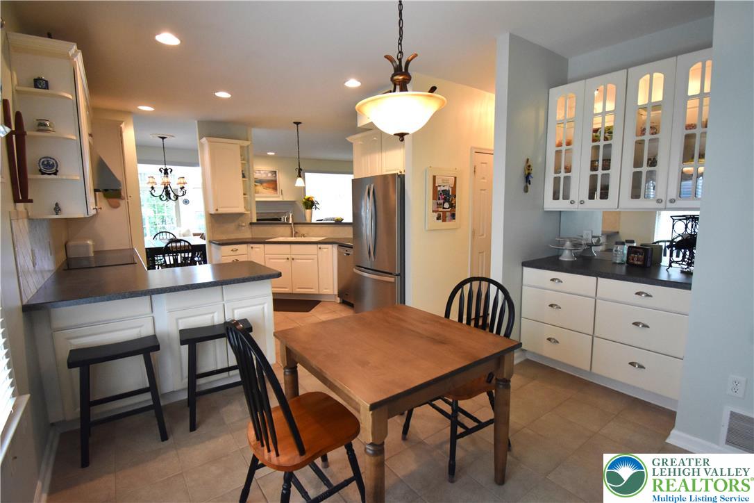 82 Glenmoor Circle South