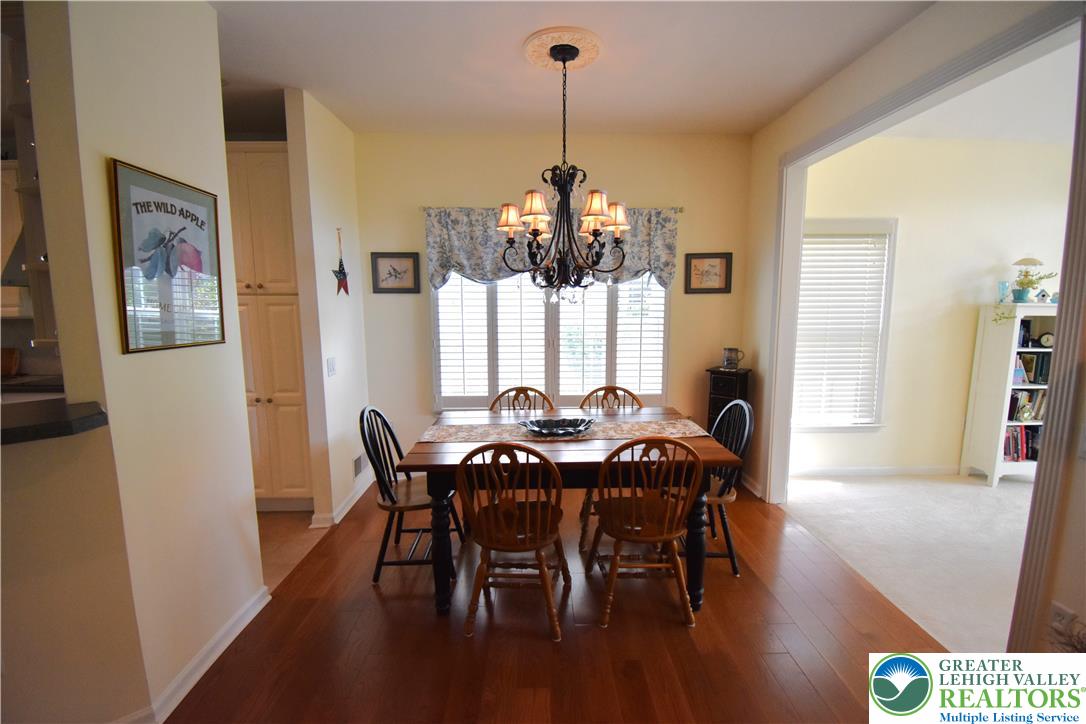 82 Glenmoor Circle South