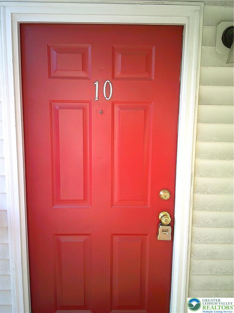 5350 Russell Court 10