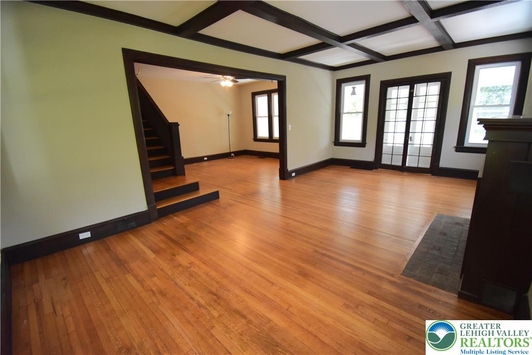 375 Lw Shawnee Avenue