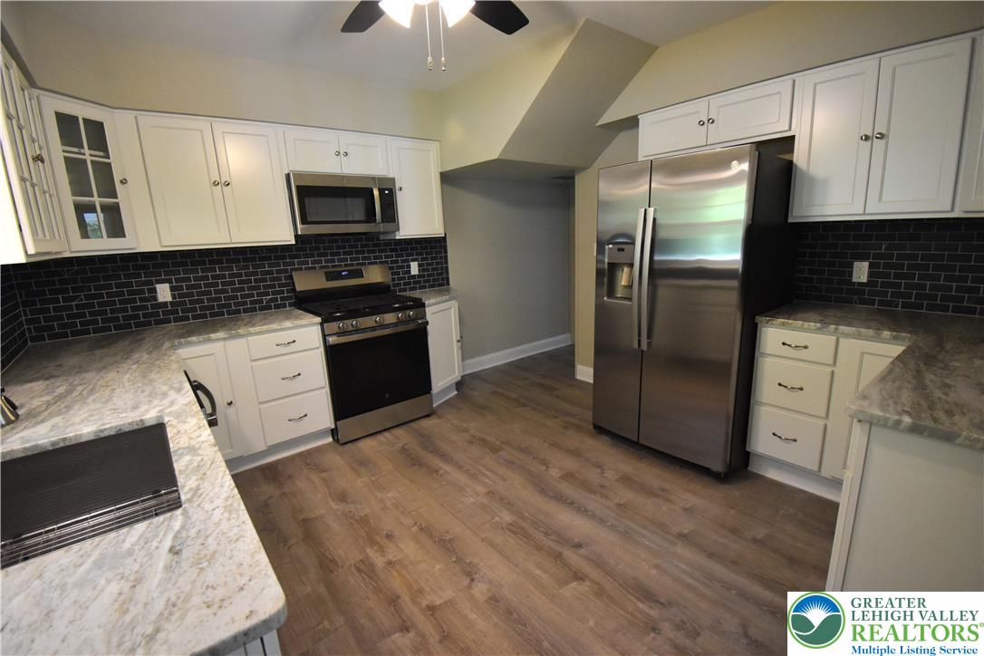 375 Lw Shawnee Avenue