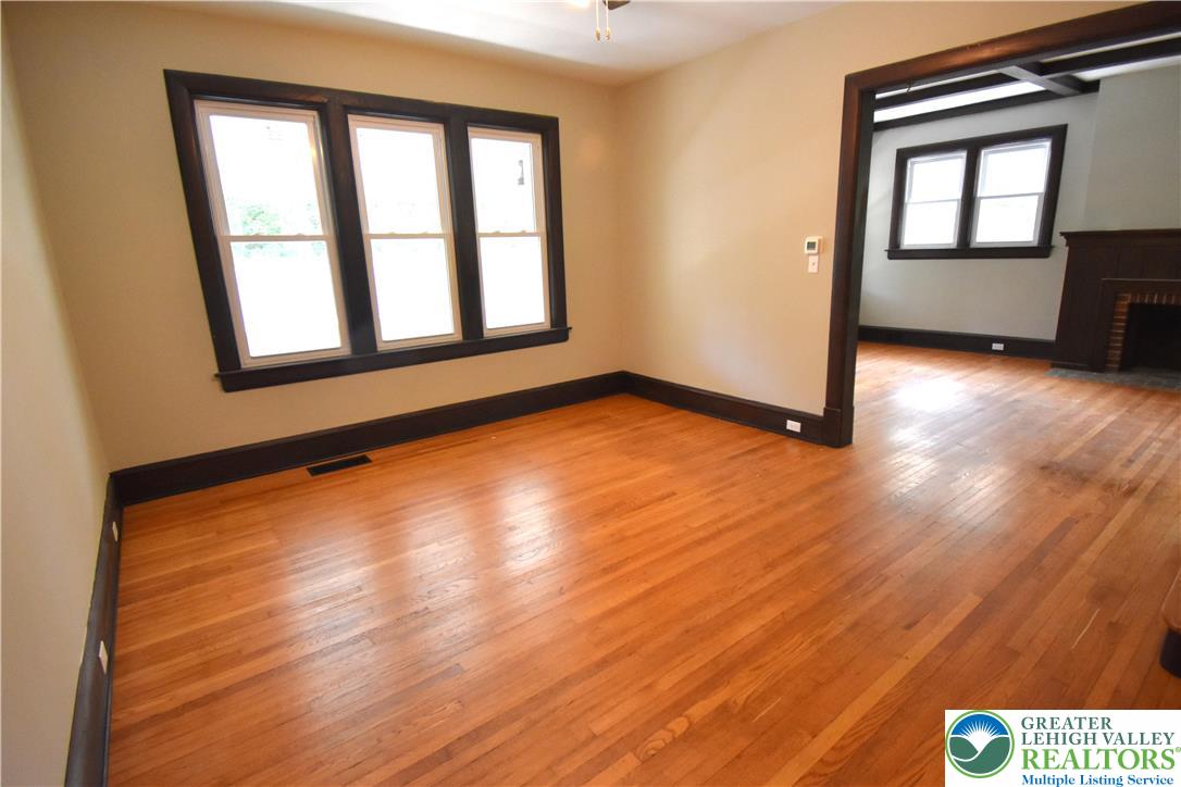 375 Lw Shawnee Avenue