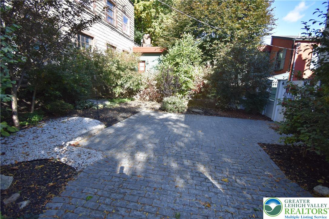 100 4th Street