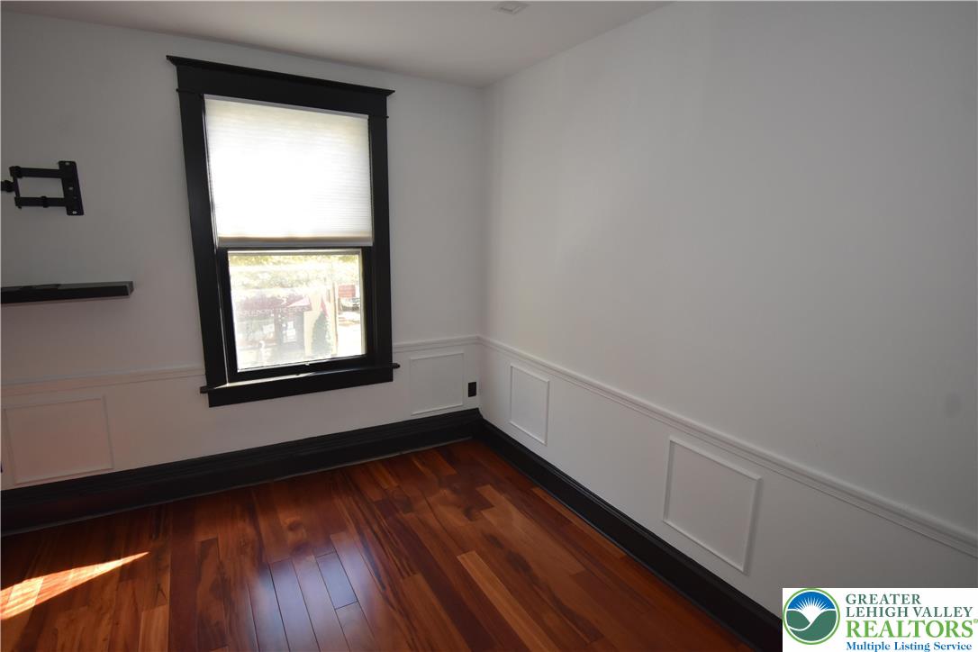 100 4th Street